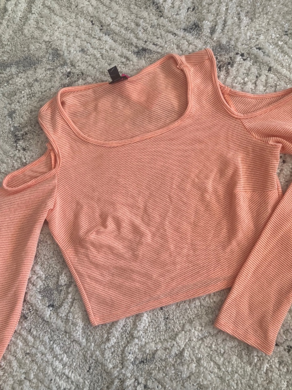 NWT Bebe 2b coral Orange cold shoulder cutout long sleeve cropped top